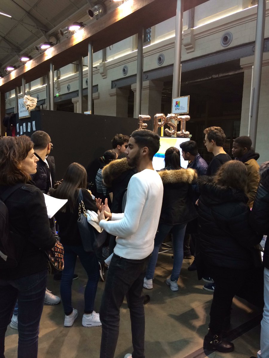EPSIParis's tweet photo. En direct du Day Click le Rendez vous des métiers du numérique au Centquatre Paris 19eme ! Nous serons sur notre stand dans l'espace écoles jusqu'à 18h 😊 #DayClick https://t.co/YJlGpLtE1C