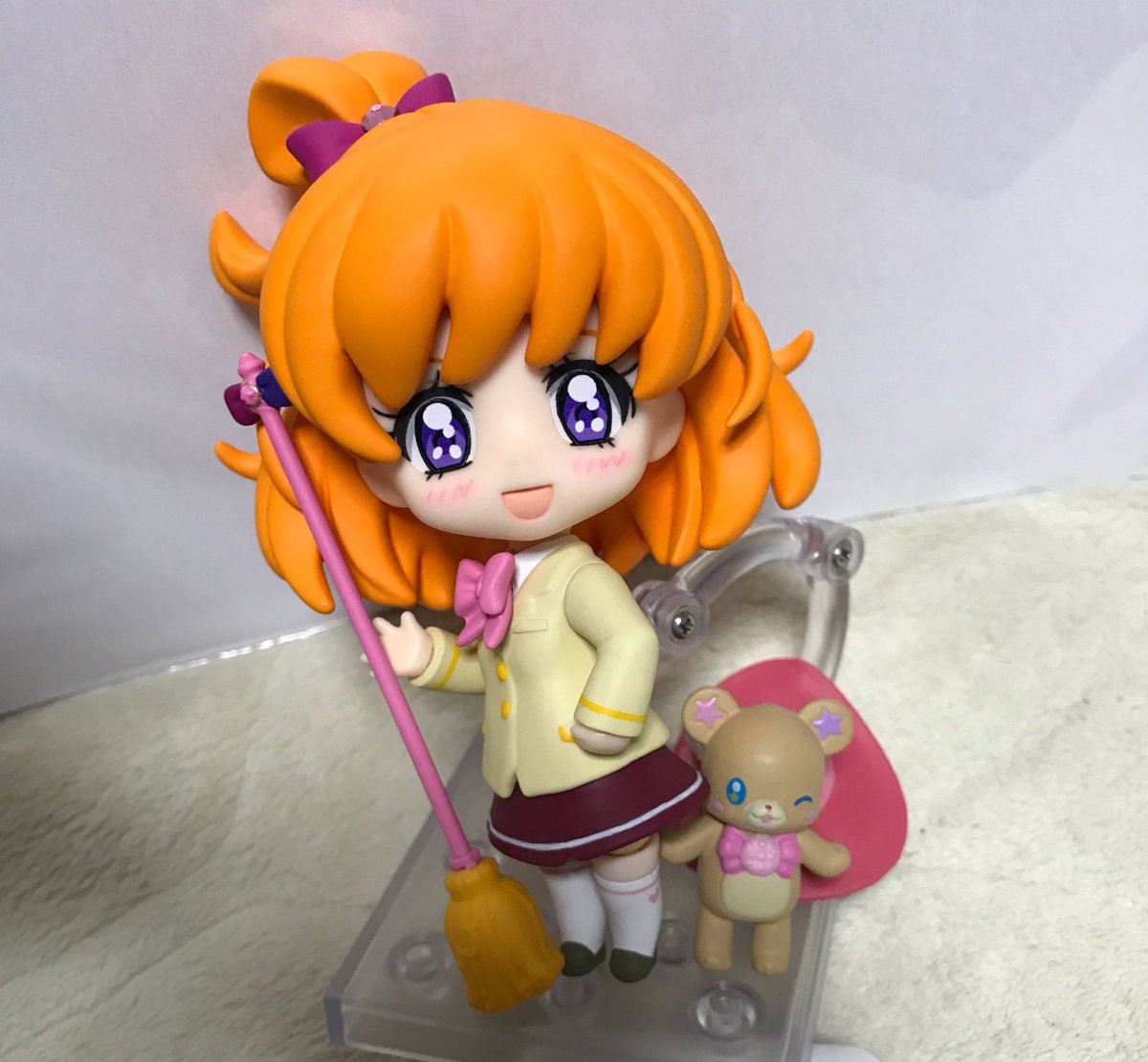 たくろー ねんどろいど改造 朝日奈みらい 完成 まほプリ組は２人目 髪型が複雑で どの角度から見ても違和感無くするのに苦労しました あと過去作に比べて 髪のボリュームが凄いことにw 改造朝日奈みらい まほプリ 魔法つかいプリキュア