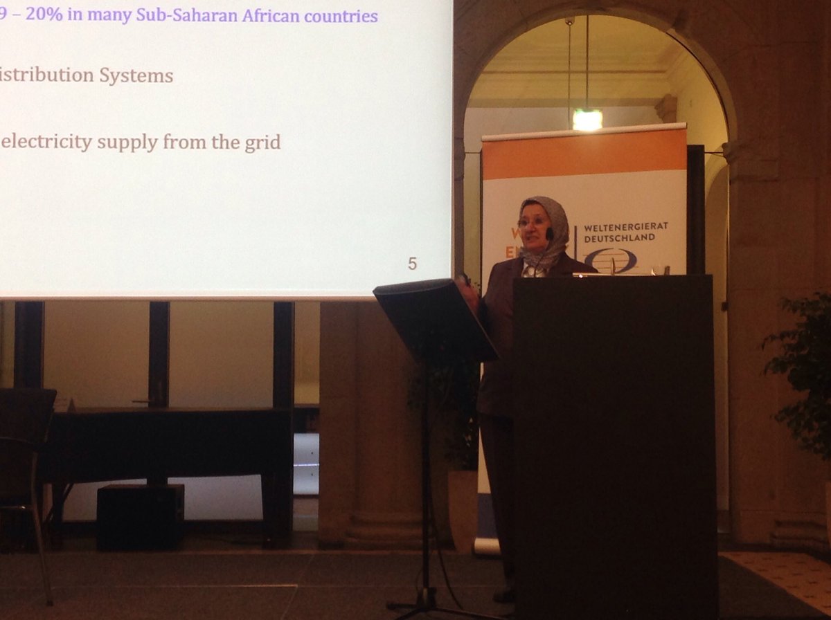 CFE_wec's tweet photo. L Afrique n émet que 4% du CO2 mais est très vulnérable au réchauffement climatique (Elham Ibrahim, vice-présidente du @WECouncil pour l Afrique) et elle doit faire face aux défis du développement et de la pauvreté #EnergyDay2017 https://t.co/mOkM3eriQb