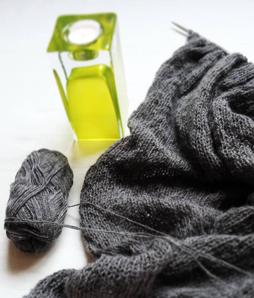 renavereknits's tweet photo. Alpaca is my love. 
#graydays #knitting #alpacayarn #knittinglove #knittersofig #knittingismylovelanguage #onmytable #creativemess #pictureofday #graywool #alpacascarf #knittingproject #renavere #etsyshopowner https://t.co/T1MhpcD9K8 https://t.co/t6WLppDaZy