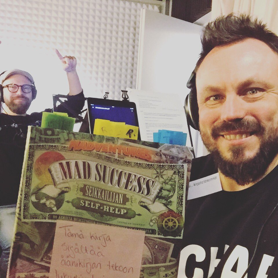 rikurantala's tweet photo. Äänikirjaa pukkaa! #madsuccess #seikkailijanselfhelp #kirjailijaelämää #studio #madventures https://t.co/sEJjAm8Cs8