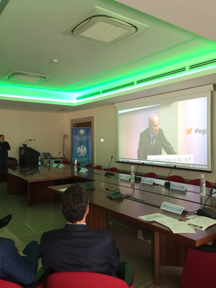 ConfcommercioAN's tweet photo. #LegalitàMiPiace platea gremita per la presentazione dati indagine @Confcommercio @GfK su fenomeni criminali e percezione illegalità https://t.co/hoiS1Gtb3s