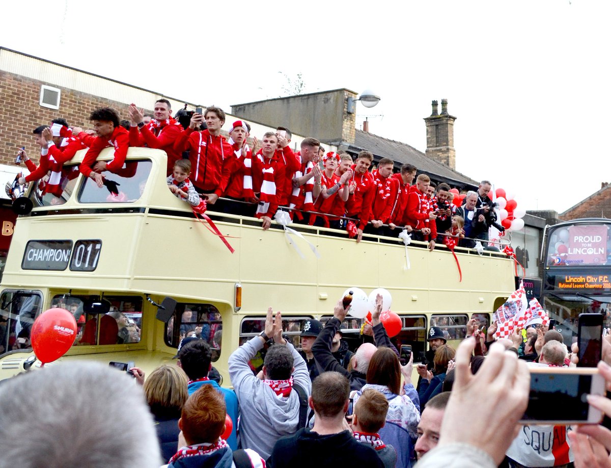 lincolncouncil's tweet photo. We've hosted and managed some incredible events over the past year but it's hard to match the magnificent #impsparade for @LincolnCity_FC - could we have an #impsparade2 in 2018? #ProudToBeLincoln #OurDay https://t.co/v0qzzhWuxk