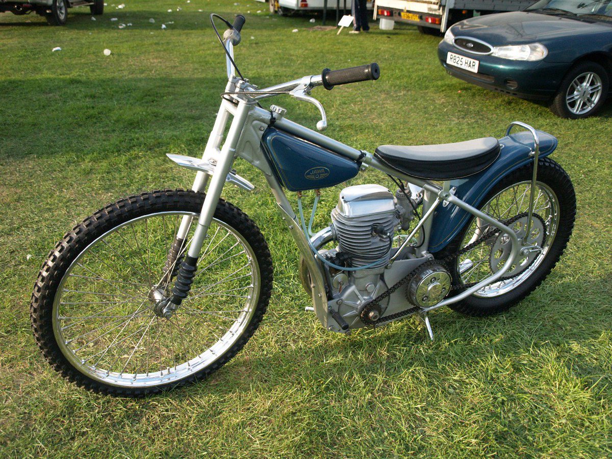 UprightSpeedway's tweet photo. It's #TwoValveTuesday. Have a nice day https://t.co/DpuyV4uSXT