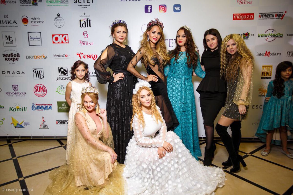anna_kalash's tweet photo. ESTET FASHION WEEK #efs2017 #fashion Ирина Агибалова, Анна Калашникова, Дарья Пынзарь, группа Корни, DIANNA, Настя CHE 💫⭐️✨ https://t.co/qx2VSYrgjc