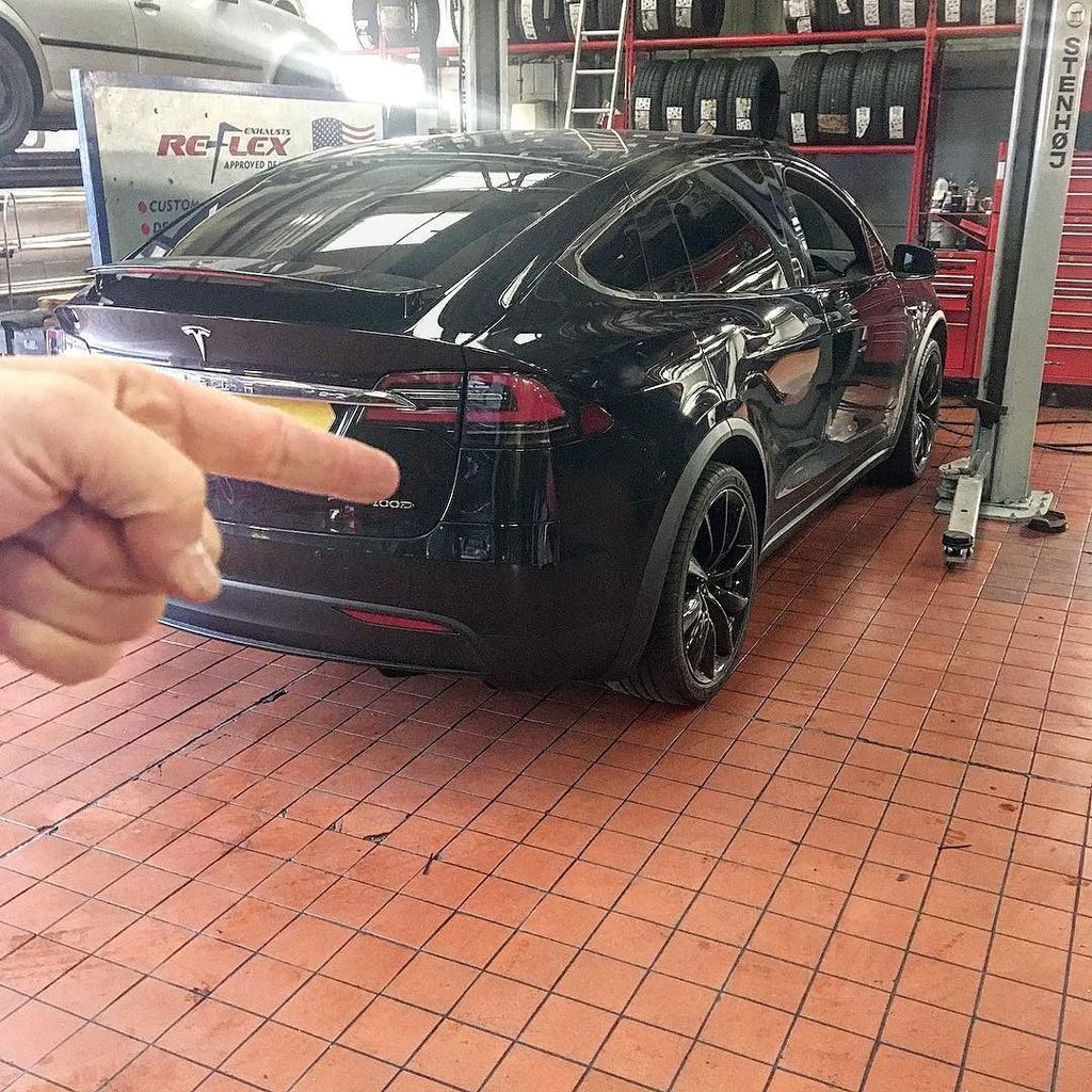 RtecAutoDesign's tweet photo. Another day another Tesla , for some R-Tec Love ❤️. #tesla #modified #carsofrtec #carsoflux #carsofinsta #carsoftheuk https://t.co/tZao9v7xxD https://t.co/F9rlKI8nJE