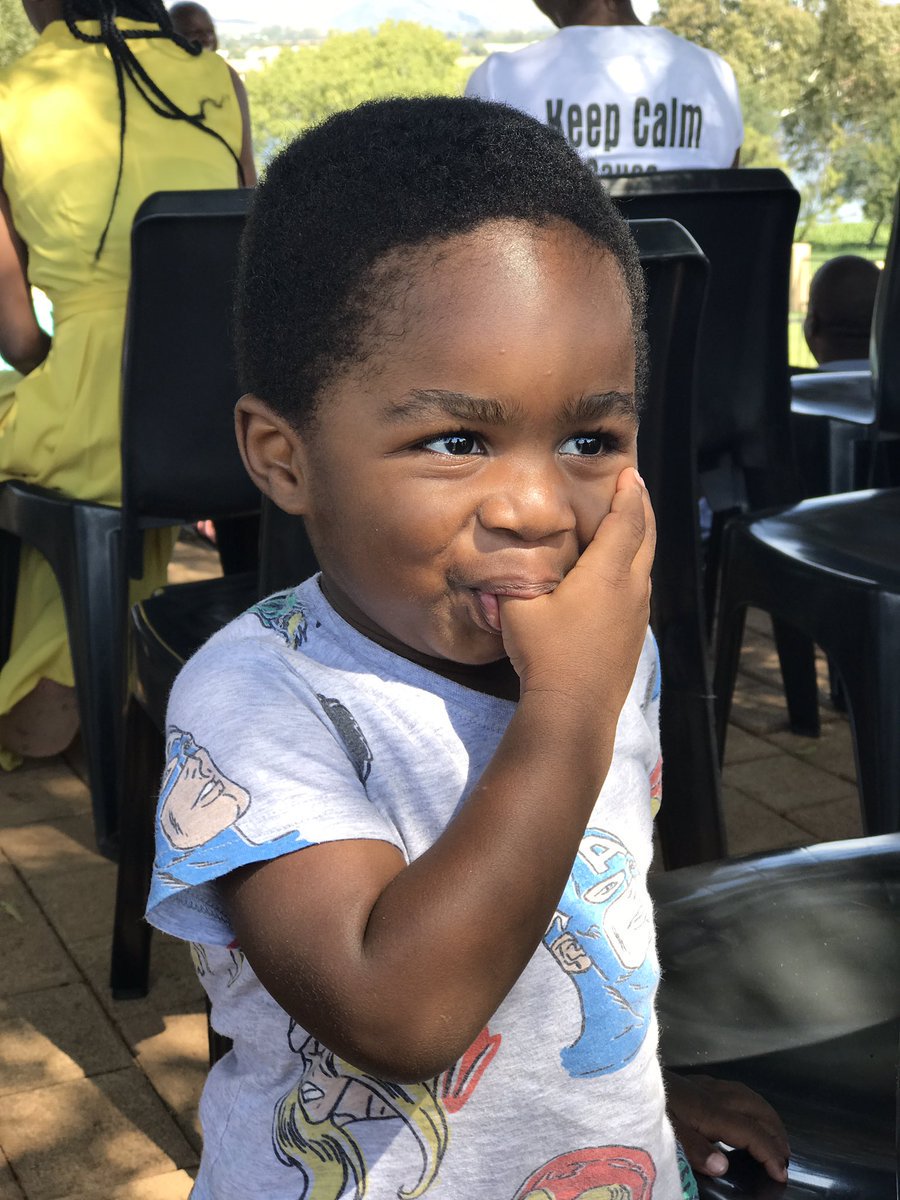 phiweMcSeemz's tweet photo. A I choose @Laurizee,@Sam_Mangesi,@LumkoJohnson,@Simply_Merica & @Tsholo_Phiri cause y'all inspire me ππ #chooseday #chooseinspiration https://t.co/LWUhxrBfBS