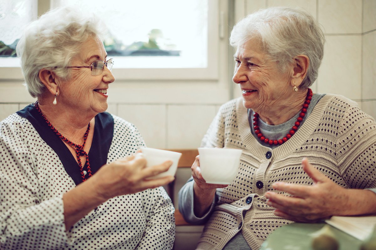 EndLonelinessUK's tweet photo. You might walk past someone everyday who is lonely. This #WorldHelloDay take the time to say hi, you could make an enormous difference. It could be the start of a great friendship. https://t.co/mNkgxH5VQe