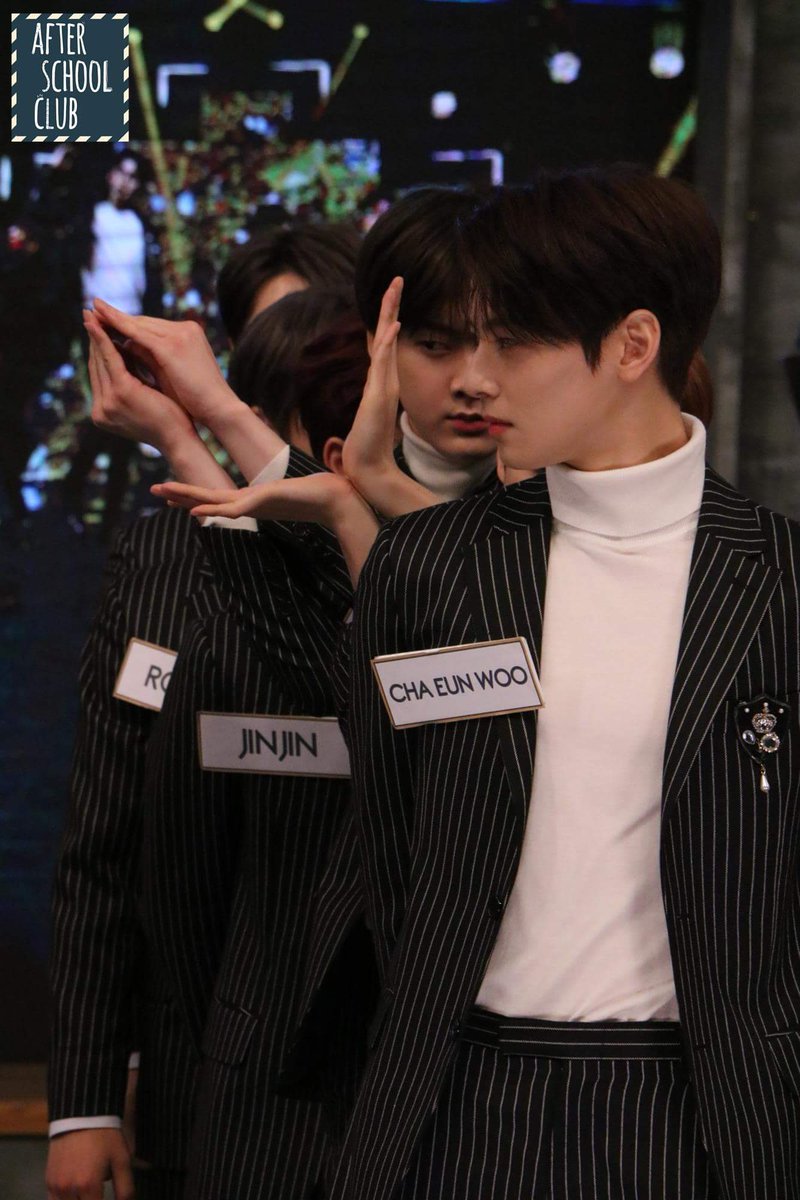AstroArohaMex's tweet photo. @OfficialAstro 171121 arirang_asc en Facebook #ASTRO #아스트로 

#차은우 #엠제이 #진진 #문빈 #라키 #윤산하
#ChaEunWoo #JinJin #MJ #MoonBin #Rocky #YoonSanHa
@officialASTRO https://t.co/J08ywdPrvi