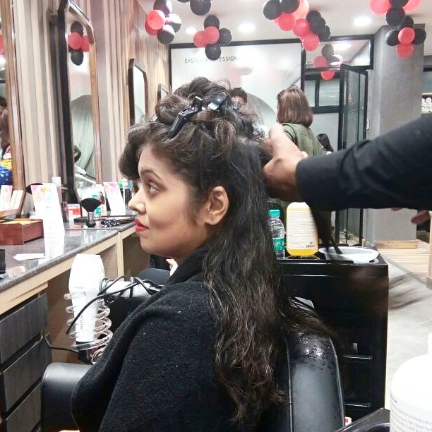 jn_megha's tweet photo. Getting olaplex done at @affinity express. #affinityexpress #crossingrepublik 
. https://t.co/2UmDTlG0sO