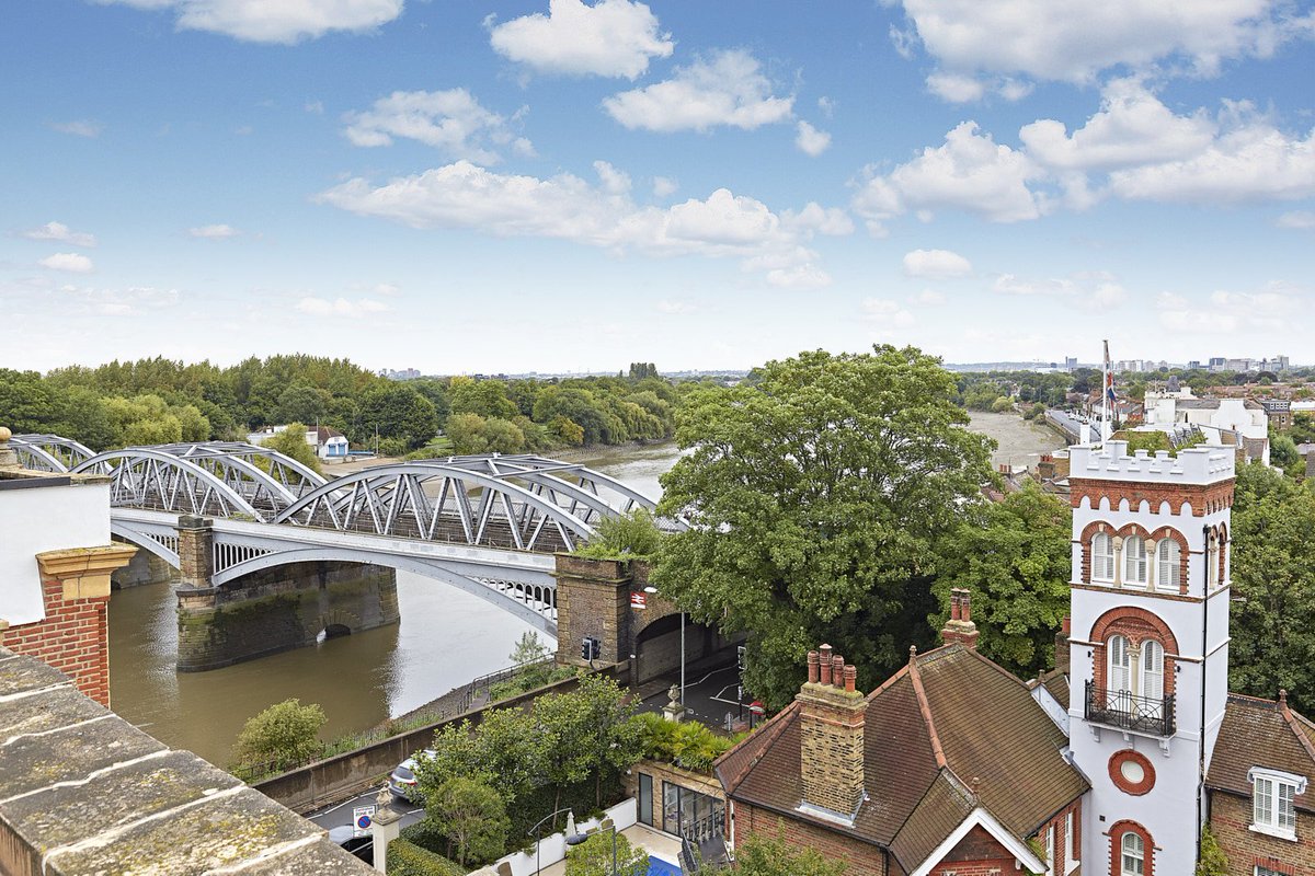 KF_SWLondon's tweet photo. #ForSale An excellent one bedroom #apartment within a desirable #Edwardian mansion block, located next to the #Thames. #Property #KFBarnes #TuesdayThoughts https://t.co/MAo2qWkHob https://t.co/30mEkeXWsR