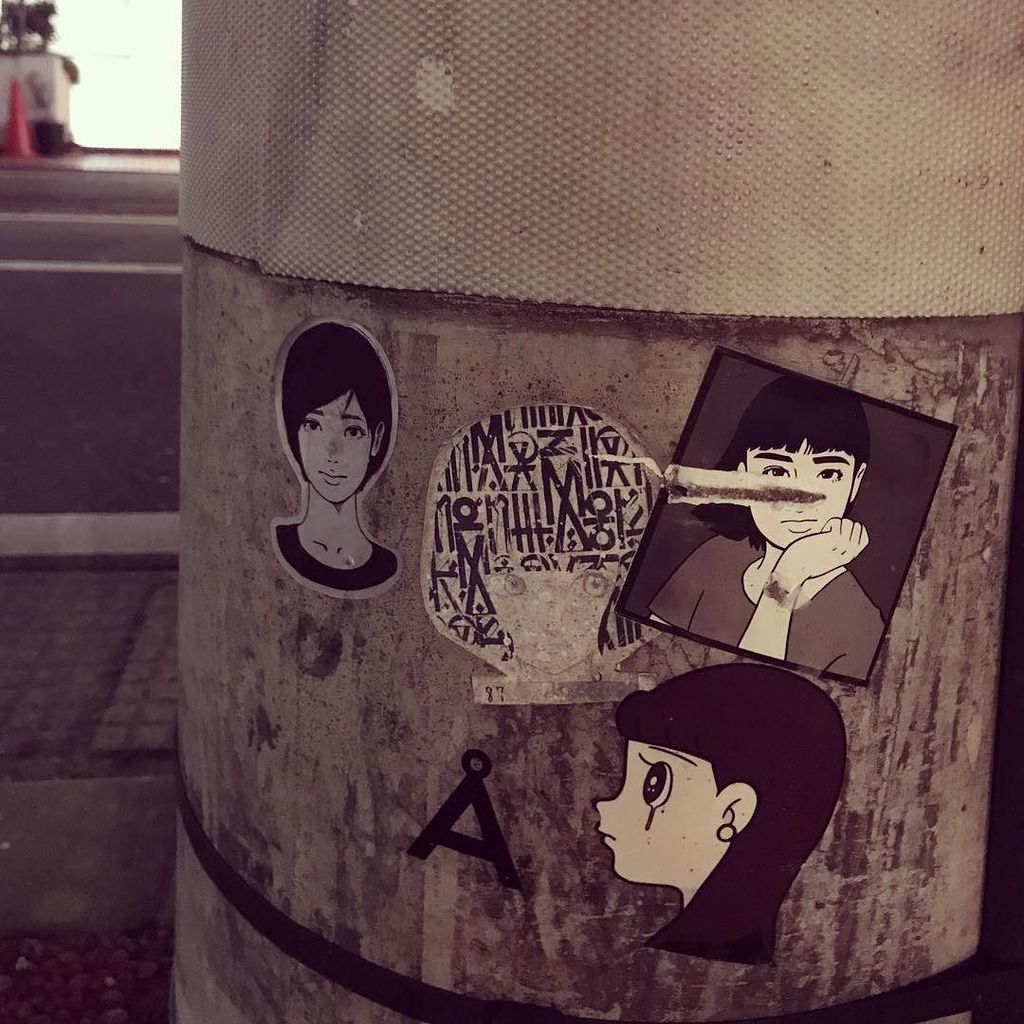 もち Bfactory 街の電柱にkyneさんのイラストとハジヅメユウヤさんのイラストが ストリートに溶けこんでいて素敵ですね Kyne ハシヅメユウヤ sta T Co Jcxgv29vva もち Bfactory 街の電柱にkyneさんのイラストとハジヅメユウヤさんのイラストが ストリートに溶けこんでいて素敵ですね Kyne ハシヅメユウヤ sta T Co Jcxgv29vva