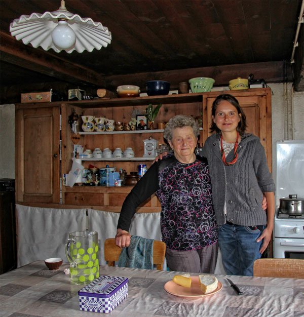 lifefrance's tweet photo. The day I discovered, and tasted, a little bit of cheese heaven in the mountains of Thones, Haute Savoie: https://t.co/onkih8RqnF https://t.co/VKiWlOv52w