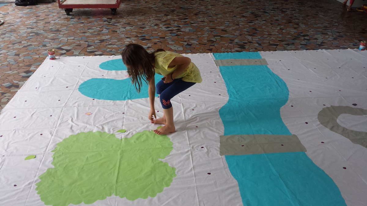 ComSciComCa's tweet image. Et c&apos;est là que je vais parler formation à la #penséeinformatique. Le truc génial c&apos;est qu&apos;on peut former chacune et chacun, quel que soit son âge, ses connaissances scientifiques ou sa prétendue incapacité à communiquer avec un ordinateur 😎 . Il faut juste avoir envie 🙂😇