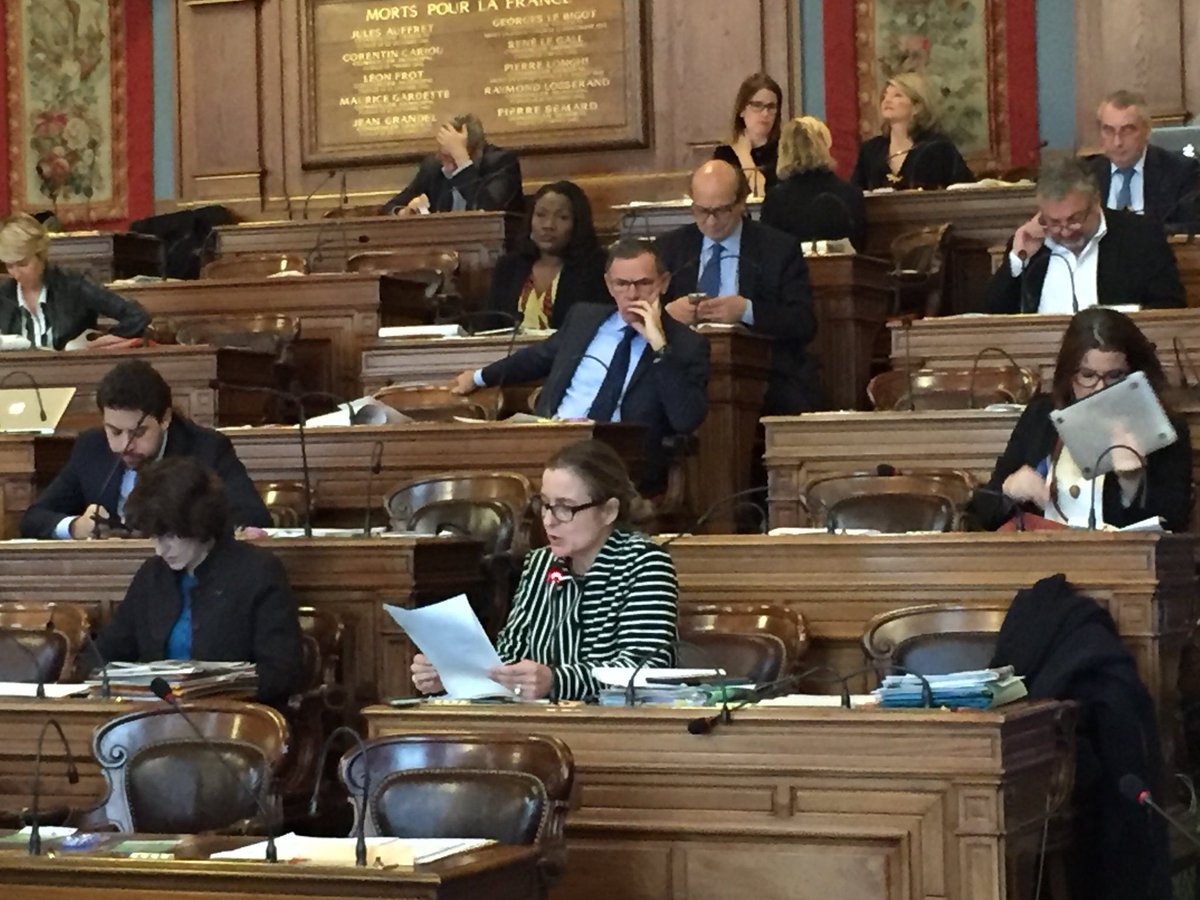 annesouyris's tweet photo. “La campagne Faisons de Paris la Ville de l’Amour sans #sida a souhaité montrer sans stigmatiser, prévenir sans juger, parler aux populations clés” #ConseildeParis #FaisonsLamour https://t.co/fuu1FMENkR
