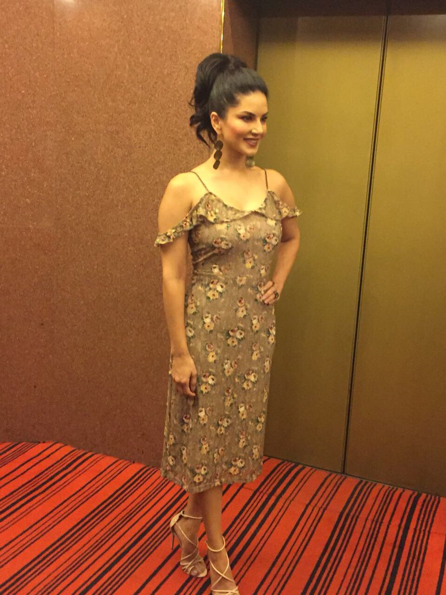 DelhiTimesTweet's tweet photo. .@SunnyLeone &amp; @arbaazSkhan at the press conference of #TeraIntezaar in #Delhi @tera_intezaar_ https://t.co/st1RseCBSB