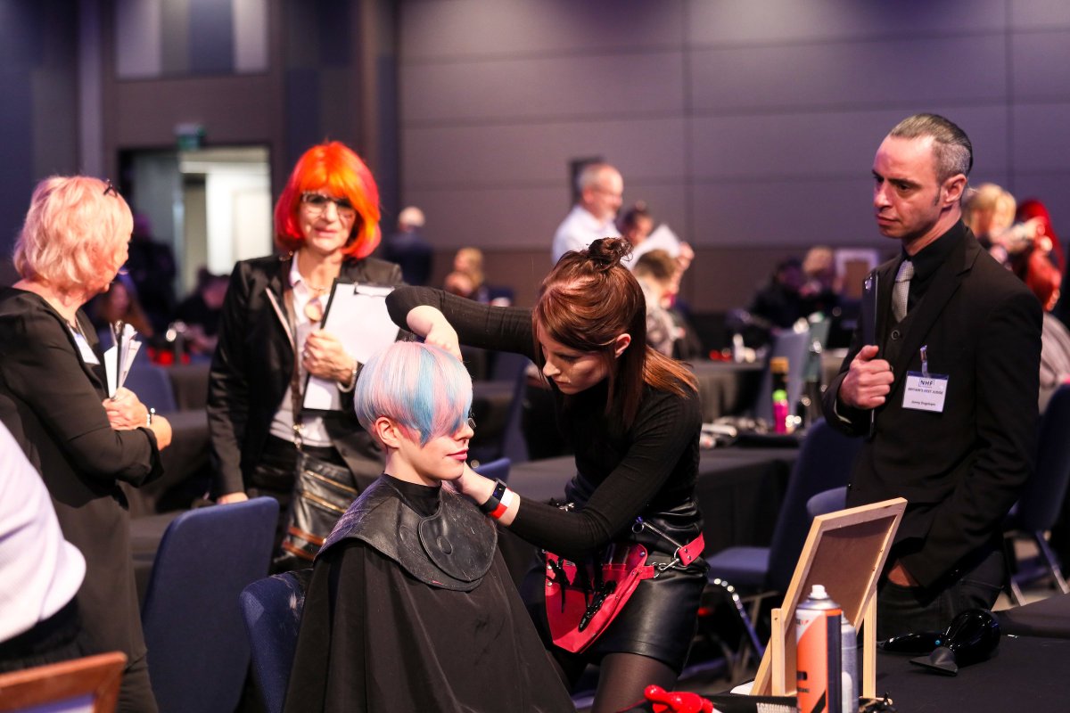 A huge thanks to our Britain's Best 2017 judges, here's some of them in action <a href="/Guykremersalon/">Guy Kremer Salon</a> <a href="/AnneVeck/">Anne Veck</a> <a href="/jrazorman/">jonny engstrom</a> @TheMHFed <a href="/paulcuzcurry/">Paul Curry</a> <a href="/MarkCoray/">Mark Coray</a> @ICOmanIan Irene Meikle from <a href="/GoldwellUK/">Goldwell UK</a> and NHF President Agnes Leonard #nhfbritainsbest