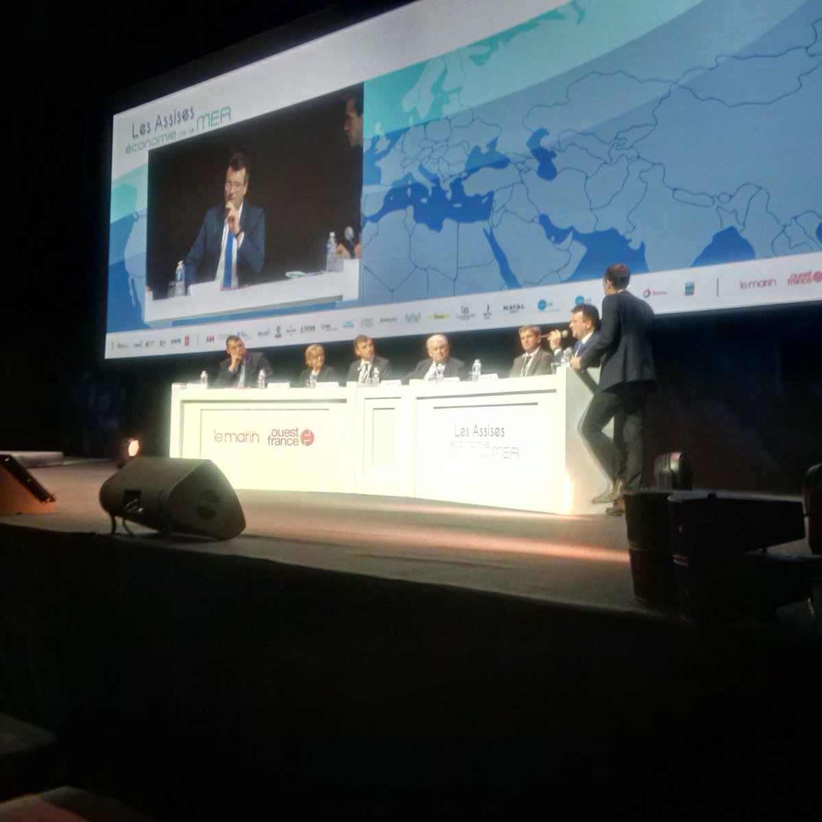 haropaport's tweet photo. #aem2017 Table ronde "Les atouts portuaires français, comment enfin décoller ?" En présence d'Hervé MARTEL, président de l'Union Des Ports Français et #HAROPA https://t.co/Ngh70TMEPB
