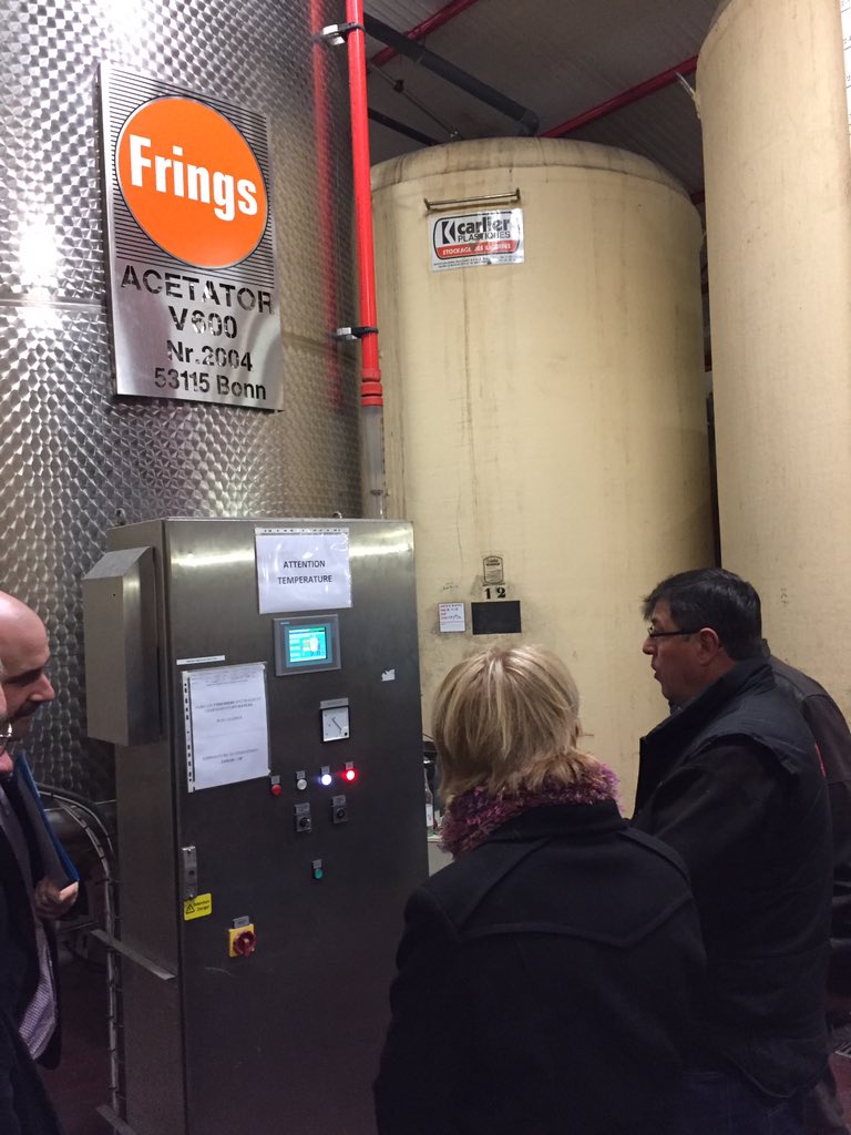Gmalbert92's tweet image. Visite ce matin de La vinaigrerie Tête  noire avec Christophe Cathus et Nathalie Trapy, élus régionaux du bergeracois.