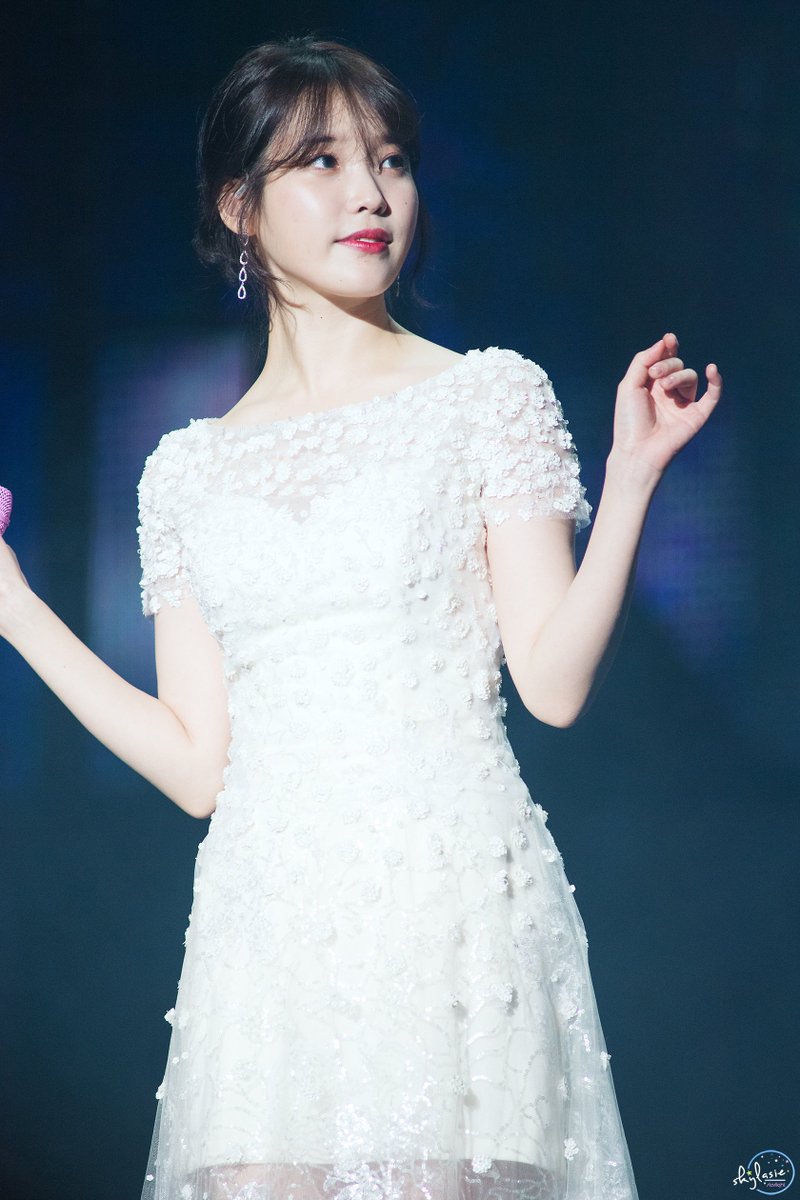 skylasie's tweet photo. 171103 아이유 콘서트 '팔레트' 포토타임(@lily199iu)
photo by. 별빛유☆
https://t.co/2QXOMpkFkC
blog posting update♡ https://t.co/CIjyCubav9