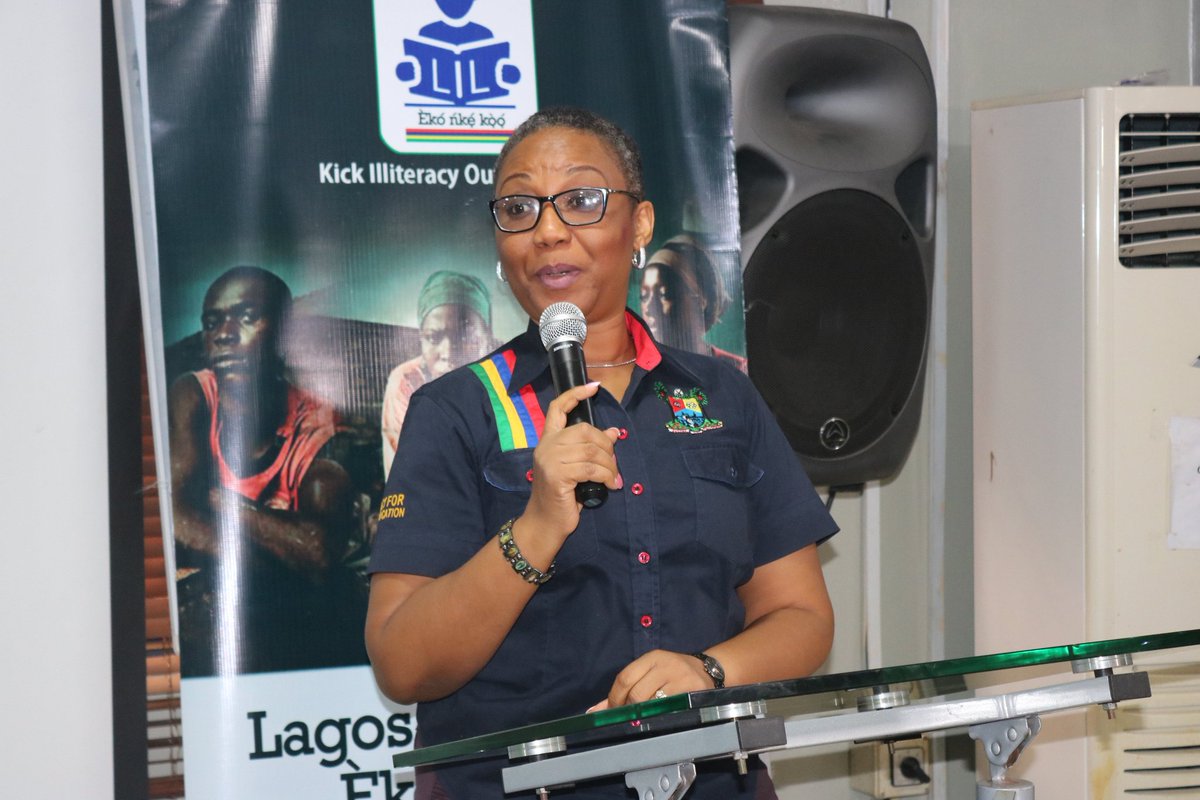 enviupdatelasg's tweet photo. Director, Agency for Mass Education, Mrs. Kemi Kalesanwo giving the opening remarks at the 2-Day Training on Andragogigal Method of Teaching Adult Learners. #LagosIsLearning #EkoNkeKoo https://t.co/KpJZGctdhw