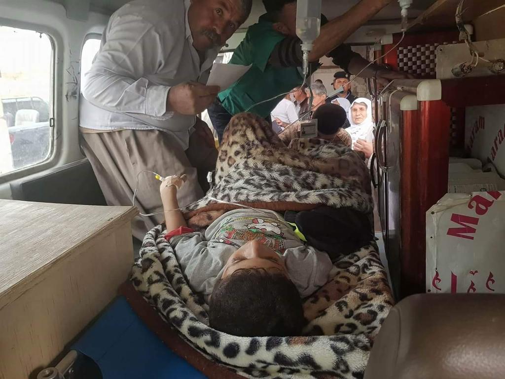 talafargate's tweet photo. أمر لواء تلعفر 92 في الجيش العراقي العميد الركن مقداد يقوم بتزويد مستشفى سنجار بـ الأدوية اللازمة من طبابة اللواء ، بعد لقائه عدد من منتسبين المستشفى واطلاعه على احتياجاتهم
لتفاصيل أكثر عبر الرابط الفيسبوك:
https://t.co/EIvbanaZQm
#بوابة_تلعفر https://t.co/osN90IABnb