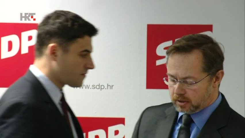 hrtvijesti's tweet photo. Osim što su žestoko napali @VladaRH i @AndrejPlenkovic vezano uz kandidaturu za EMA-u, u @SDPHrvatske iznijeli su podatak da je na listama čekanja u Hrvatskoj 1,2 milijun ljudi. @davor_bernardic @SinisaVarga  https://t.co/ItT3JmbqrH https://t.co/gDjrrleb0H
