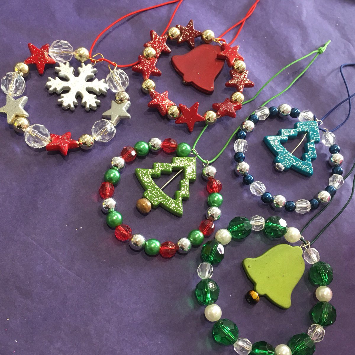 beadharrogate's tweet photo. 🎄💕🎄💕🎄💕🎄💕🎄💕🎄💕🎄💕🎄💕🎄💕
Xmas decorations made here in our Bead Bar....
#xmas #crafts #beadbar #beads #decorations #supportlocal #harrogate https://t.co/OtoTaNymCa
