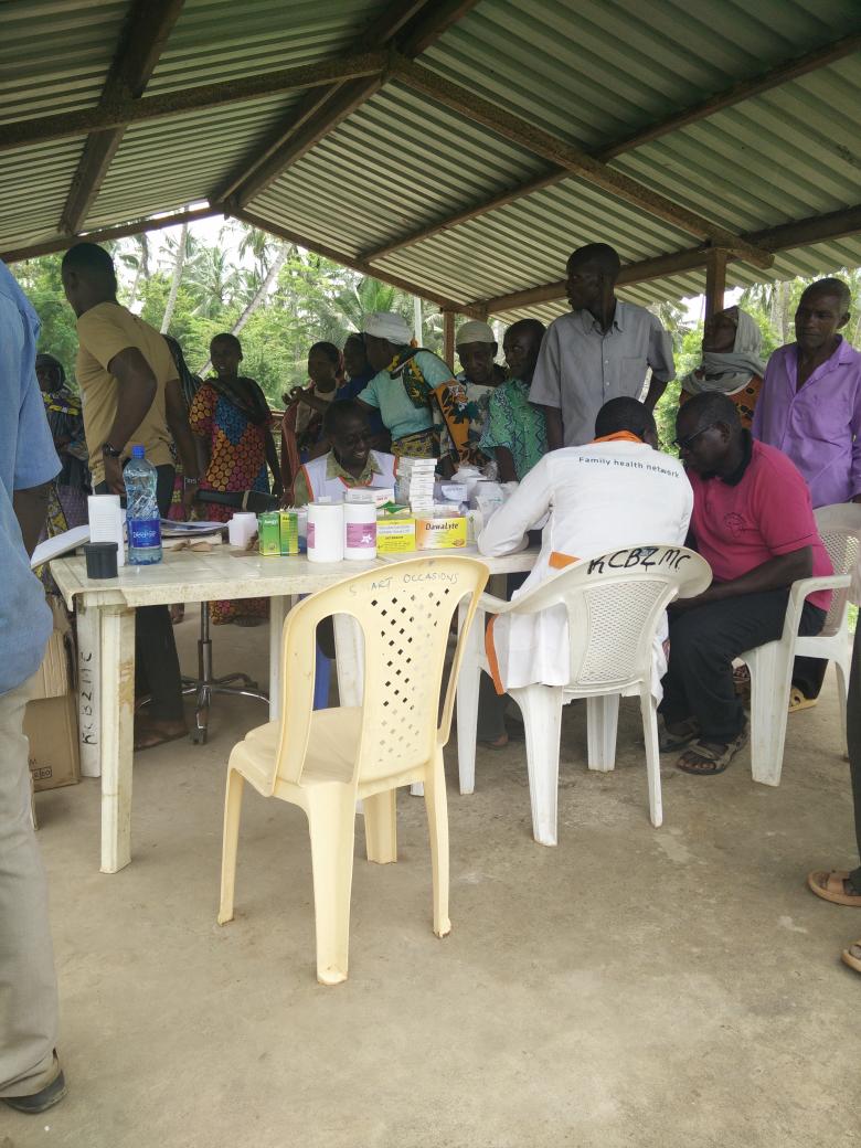 nickijspence's tweet photo. Today attending #ukungabora outreach event. Great to see county hospital and private clinic staff working together to raise profile of private maternity clinics #ppp #maternalhealth #familyplanning @UKinKenya @UNFPAKen #kilifi @PSP4H https://t.co/nr0NOGP837