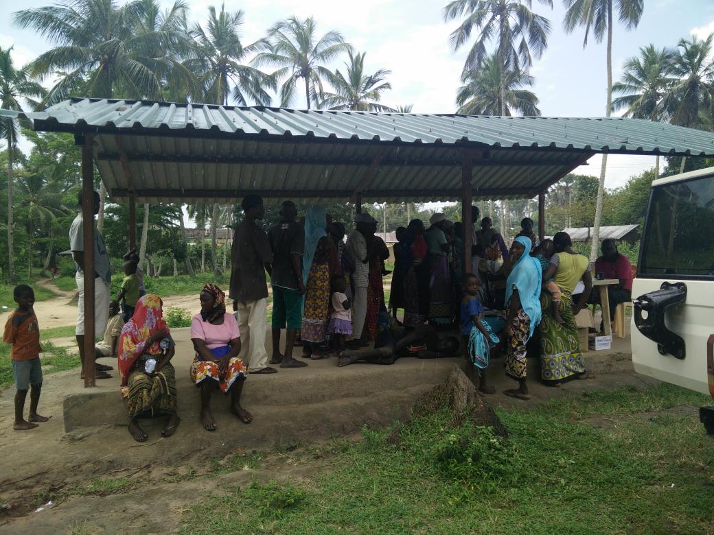 nickijspence's tweet photo. Today attending #ukungabora outreach event. Great to see county hospital and private clinic staff working together to raise profile of private maternity clinics #ppp #maternalhealth #familyplanning @UKinKenya @UNFPAKen #kilifi @PSP4H https://t.co/nr0NOGP837