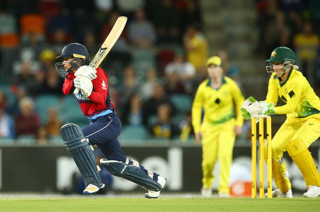 England win!

What an amazing win!

They've won the IT20 series and tied the multi-format series at 8-8 apiece.

Hats off to <a href="/Danni_Wyatt/">Danielle Wyatt-Hodge</a> and <a href="/Heatherknight55/">Heather Knight</a>. 

ms.spr.ly/6012rIOhj #WomensAshes