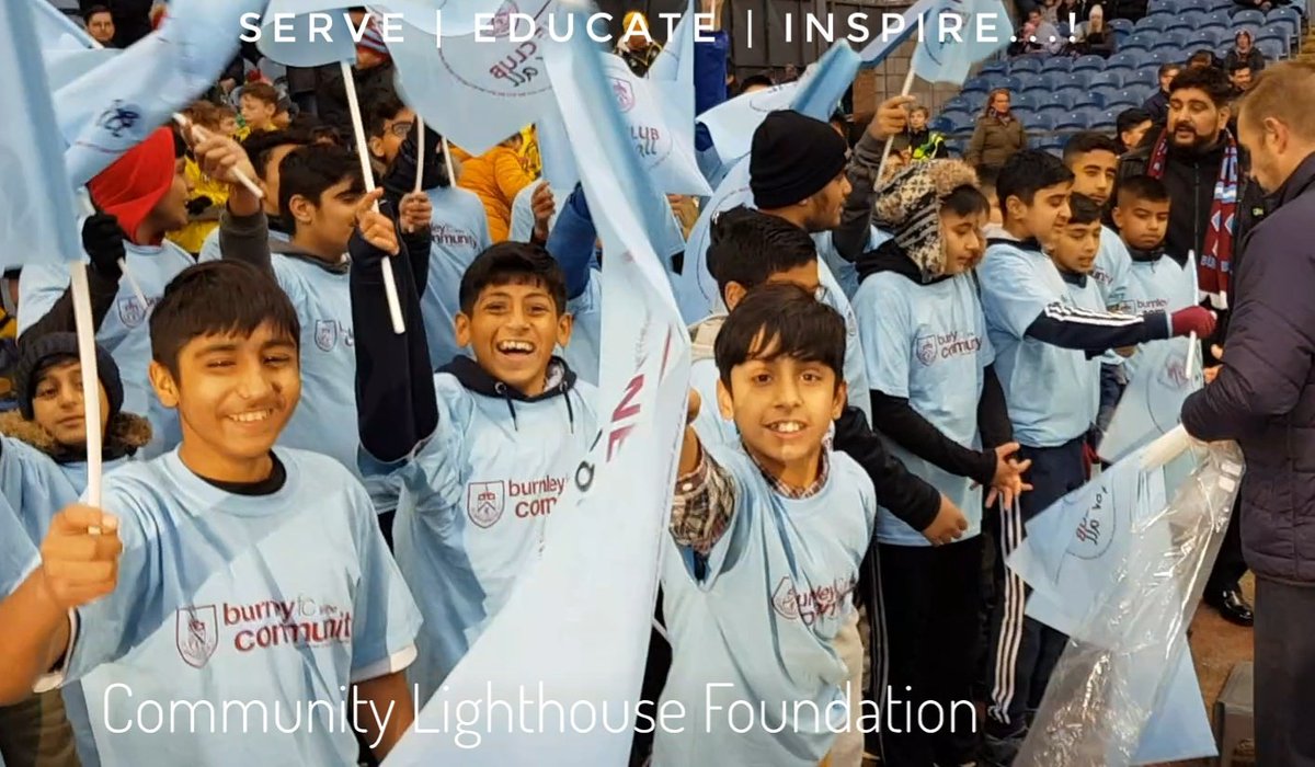 Charity_CLF's tweet photo. #Pitchside #excitement

Youngsters from our Friday night kicks programme with @burnleyfc_com pitchside eagerly awaiting the @burnleyofficial players

#Communitylighthousefoundation
#Serve #Educate #Inspire...! https://t.co/JzRVqhBqUC