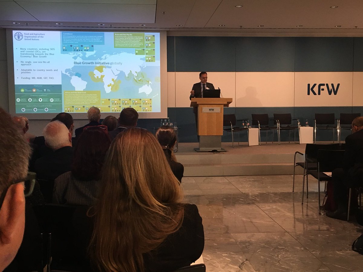 keithl007's tweet photo. Discussing #WorldFisheriesDay at #DFF17 - are fisheries the problem, the solution, or both? https://t.co/AzYOizrLSF