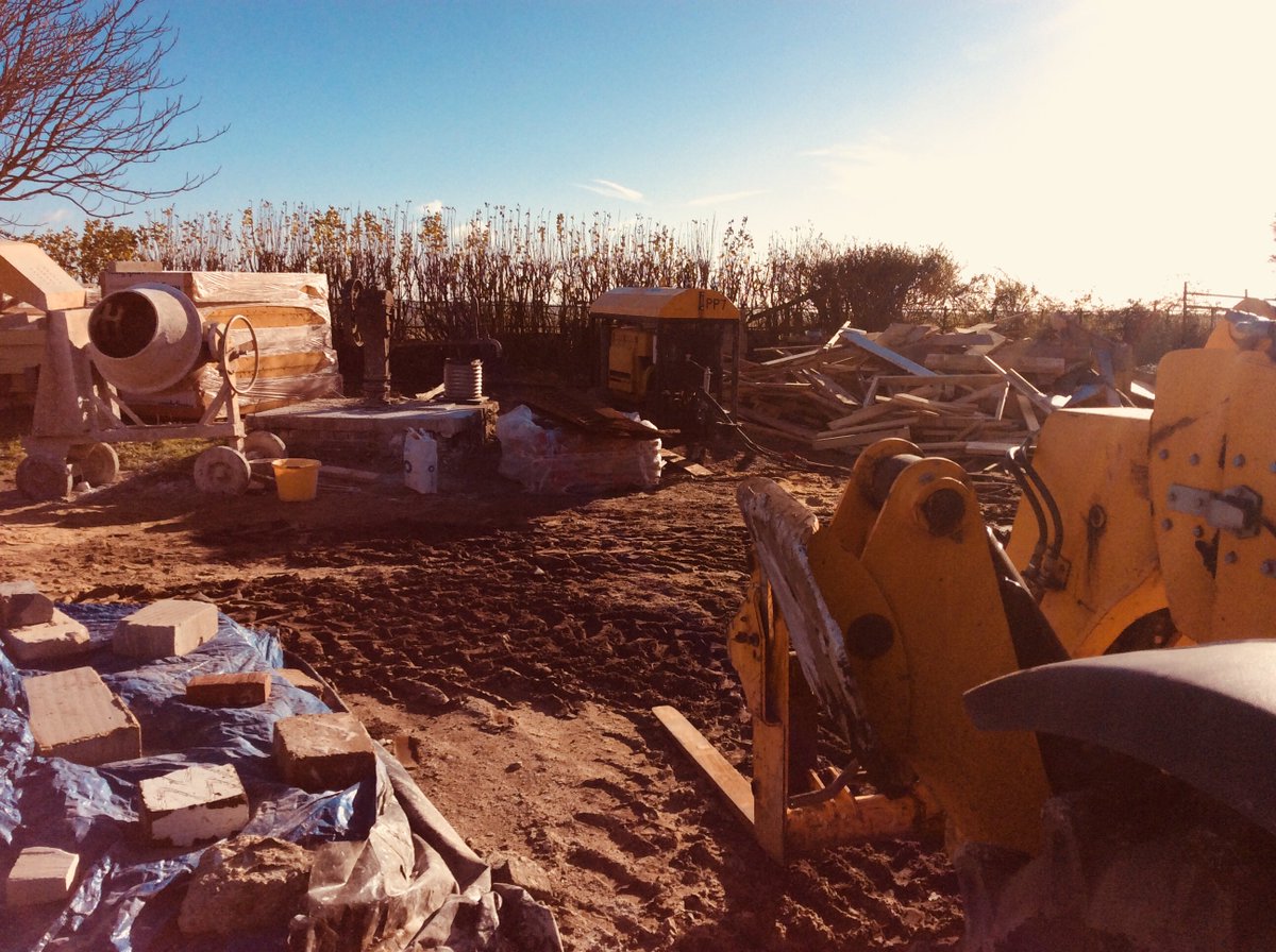 grocottmurfit's tweet photo. Getting diggy with it on the North Norfolk coast! #norfolkbuilders #norfolkpropertydevelopers #norfolkconstruction https://t.co/rryJ9MHF6T