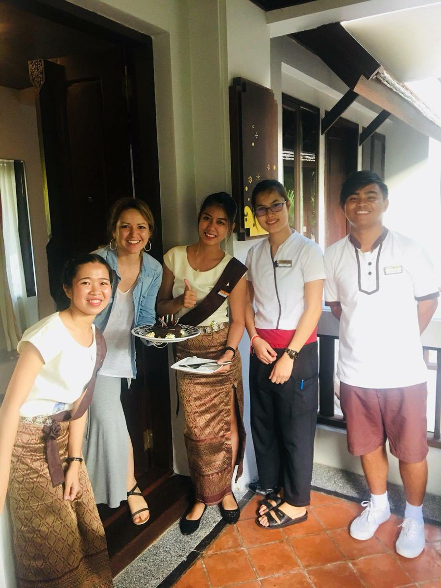hotels_inside's tweet photo. Today's birthday surprise for Ms. Janet!🍾🎂🎉👍🤗🔝🔝🔝
What a beautiful birthday benefits during your stay 😉
#guestrelations #happyguest #friendlystaff #goodbenefits #happyholiday #birthdaysurprise #MuangSamuiSpaResort https://t.co/M7Hhwum5Hx https://t.co/aZMFeXrMFe