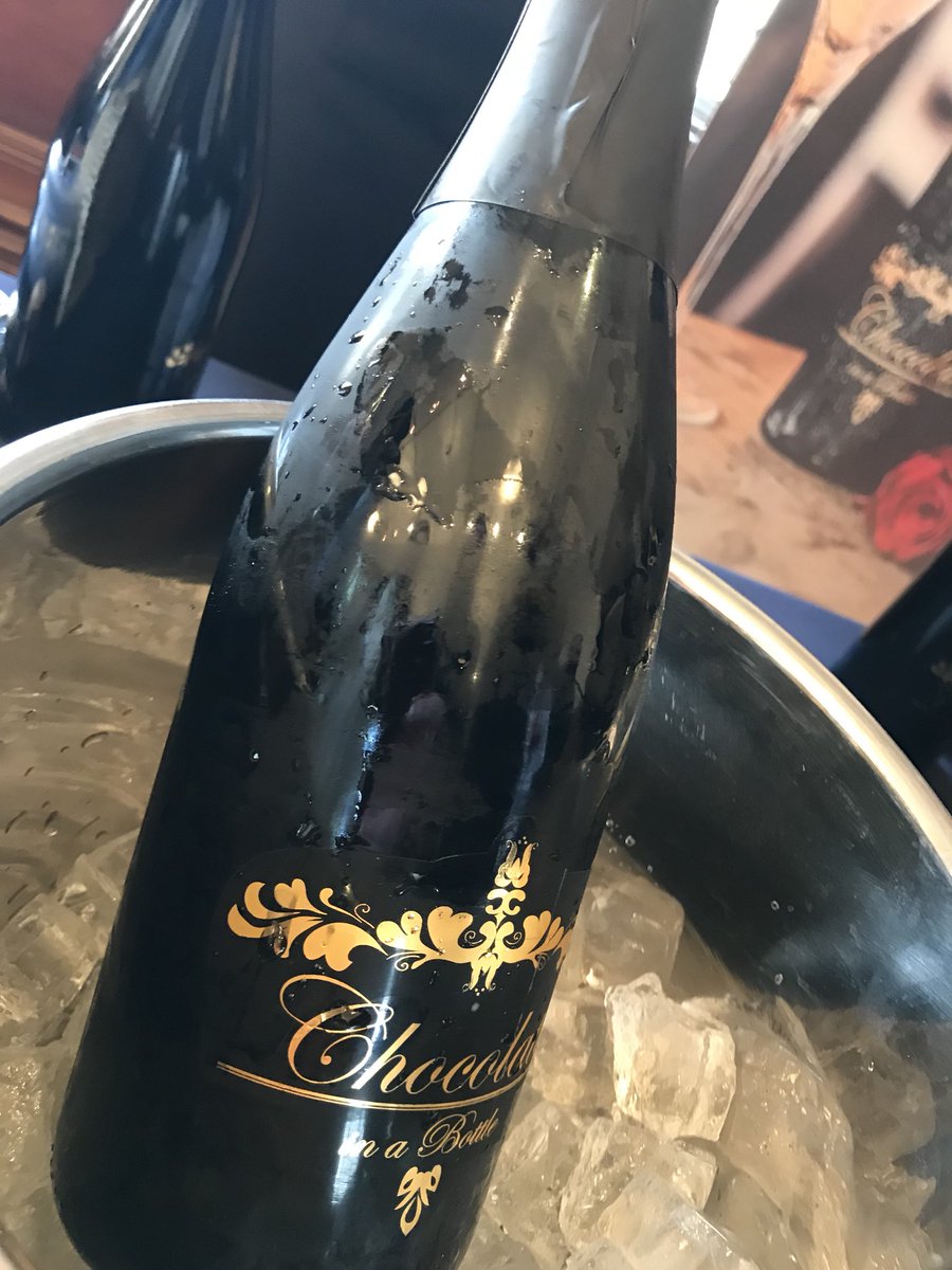DrinksEnthusist's tweet photo. Some great finds on Sunday at @thefizzfestival, with a bottle of @HushHeath and Chocolate in a bottle bought to enjoy at home! #AltyFizzFest #prosecco #cava #champagne #altrincham https://t.co/yRVKt2ZMse