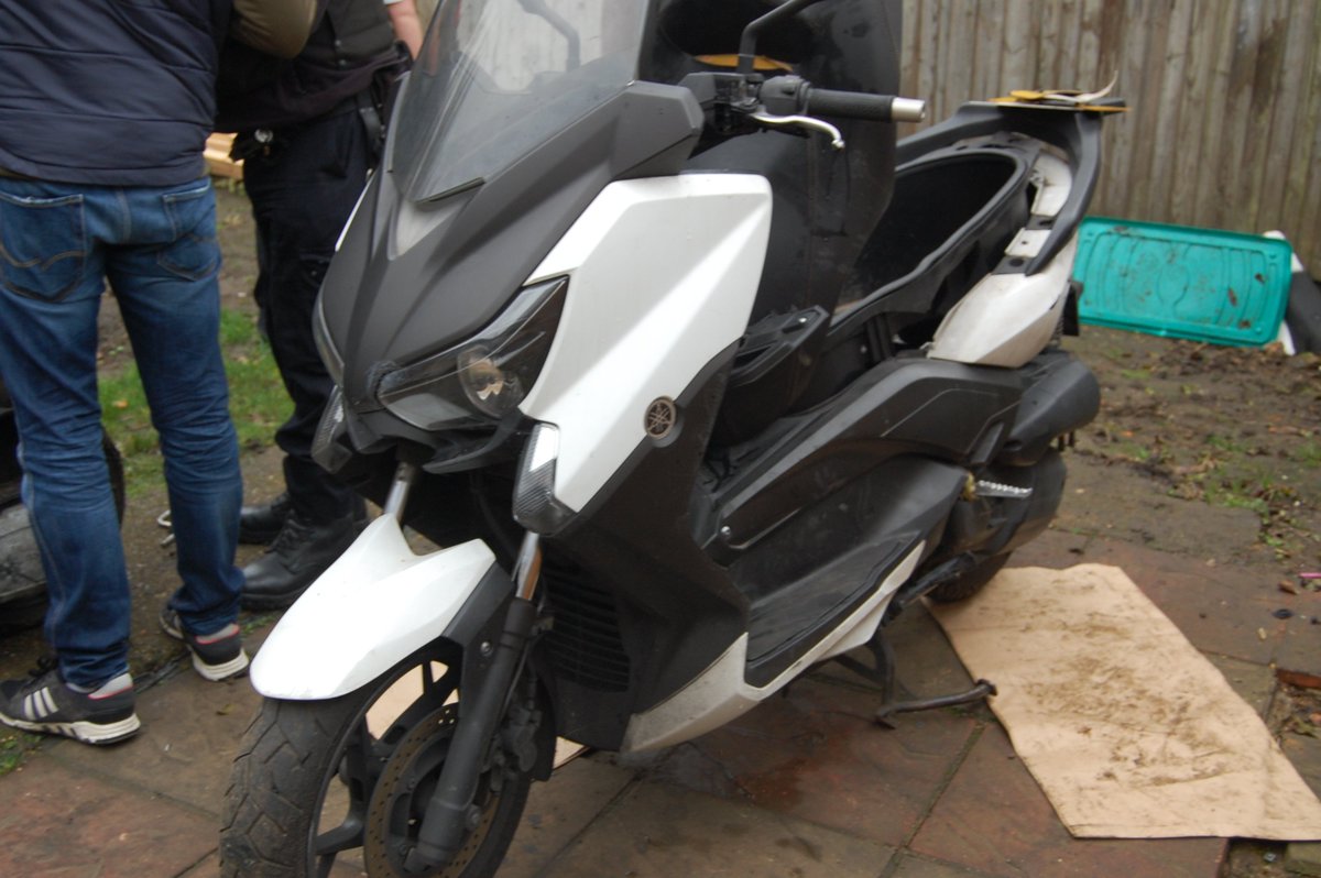 MPSCroydon's tweet photo. Warrant conducted by #CroydonCrimeSquad at Wingate Crescent, Croydon. An array of property stolen by means of moped enabled robbery recovered. One juvenile arrested. https://t.co/ybc4L9DSrR