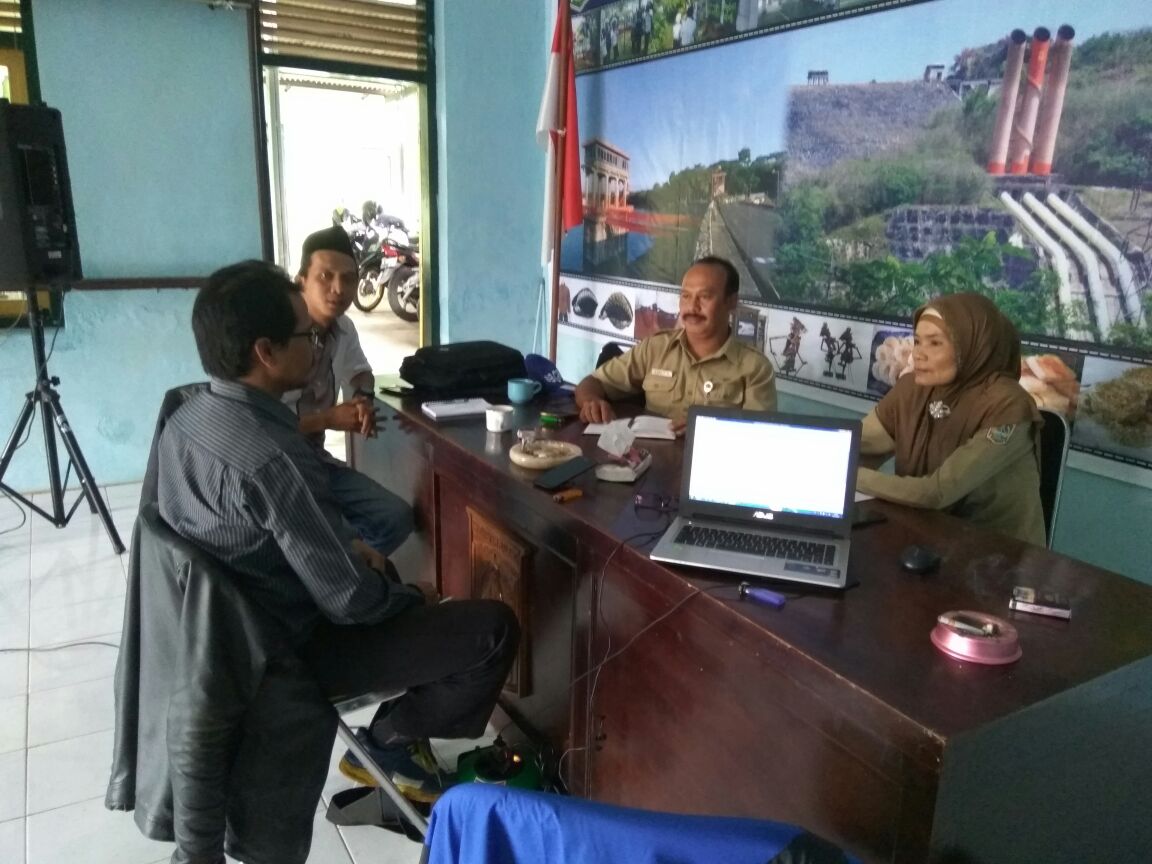Kholis_Romlee's tweet photo. Giat hari ini. Koordinasi dengan Kasi P2MD, Kasipem serta Pendamping Desa
#BhaktiPendampingDesa
@jokowi
@EkoSandjojo
@taufikmadjid71
@KemenDesa
@P3MDMalang
@nurahman_joko
@ketutbalitar
@hendrokj1
@DewantoAndry
@PDPLDSBRPUCUNG https://t.co/cAaNEYApjn