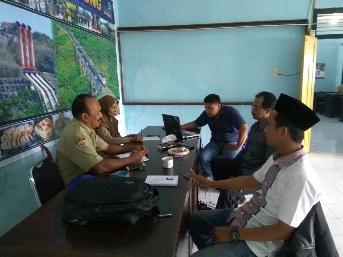 Kholis_Romlee's tweet photo. Giat hari ini. Koordinasi dengan Kasi P2MD, Kasipem serta Pendamping Desa
#BhaktiPendampingDesa
@jokowi
@EkoSandjojo
@taufikmadjid71
@KemenDesa
@P3MDMalang
@nurahman_joko
@ketutbalitar
@hendrokj1
@DewantoAndry
@PDPLDSBRPUCUNG https://t.co/cAaNEYApjn