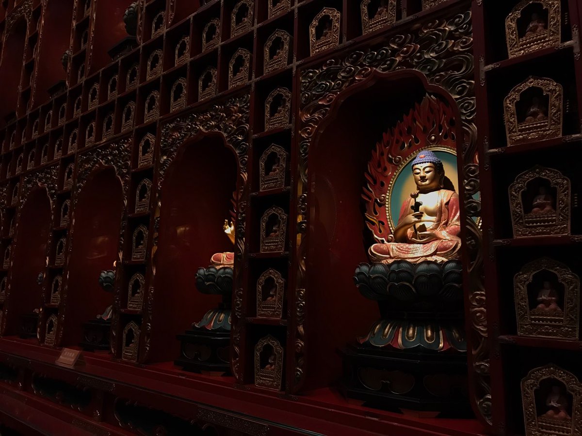 enjoyGLOBE's tweet photo. Checking out the Buddha Tooth Relic Temple here at the heart of Singapore! π―π #The5MinVideoChallenge #NowPlayingEverywhere https://t.co/UQxHyzG9zh