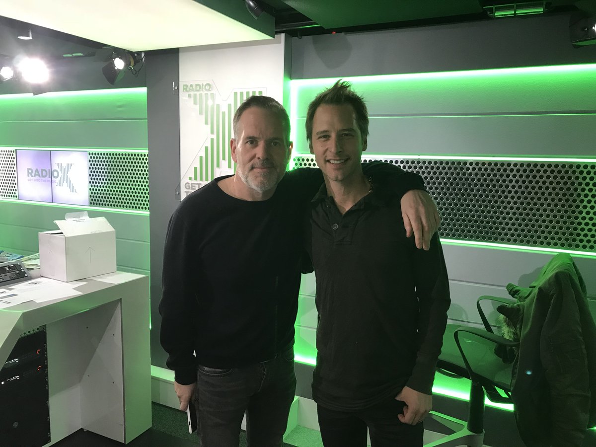 worthingpanto's tweet photo. Snow White's Prince, Mr Chesney Hawkes joined Chris Moyles this morning and the breakfast team on Radio X. Now it's off to Loose Women to chat all things panto! Catch Chesney live this lunchtime on ITV! #PantoTakeover https://t.co/OzQndaQZxE