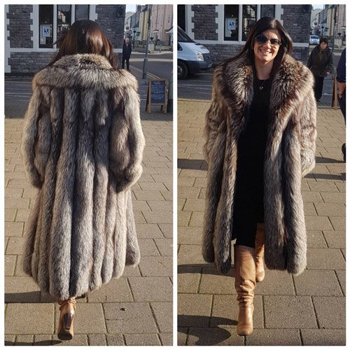 Keeping warm and looking cool in Cowbridge.
Courtesy of <a href="/TheVintageHQ/">The Vintage HQ</a> at <a href="/PopUpCowbridge/">PopUpCowbridge</a>