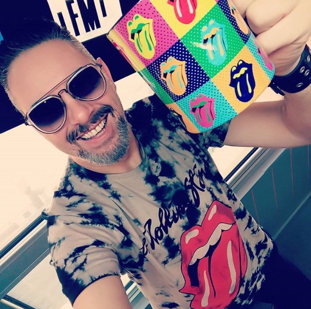 Republic_pub's tweet photo. Quinta tem a 89 ROCK PARTY no REPUBLIC!!!!
HOMENS & MULHERES VIP ATÉ ÀS 21H!!!
Banda Vih
PROMOÇÕES A NOITE TODA:
CHOPP HEINEKEN R$ 7,00
DRINKS SELECIONADOS 25% OFF
#republicpub #vivaorock #89rockparty #89fm #cadupreviero #heineken #choppheineken #doubledrinks #bandavih https://t.co/0wds80br0j