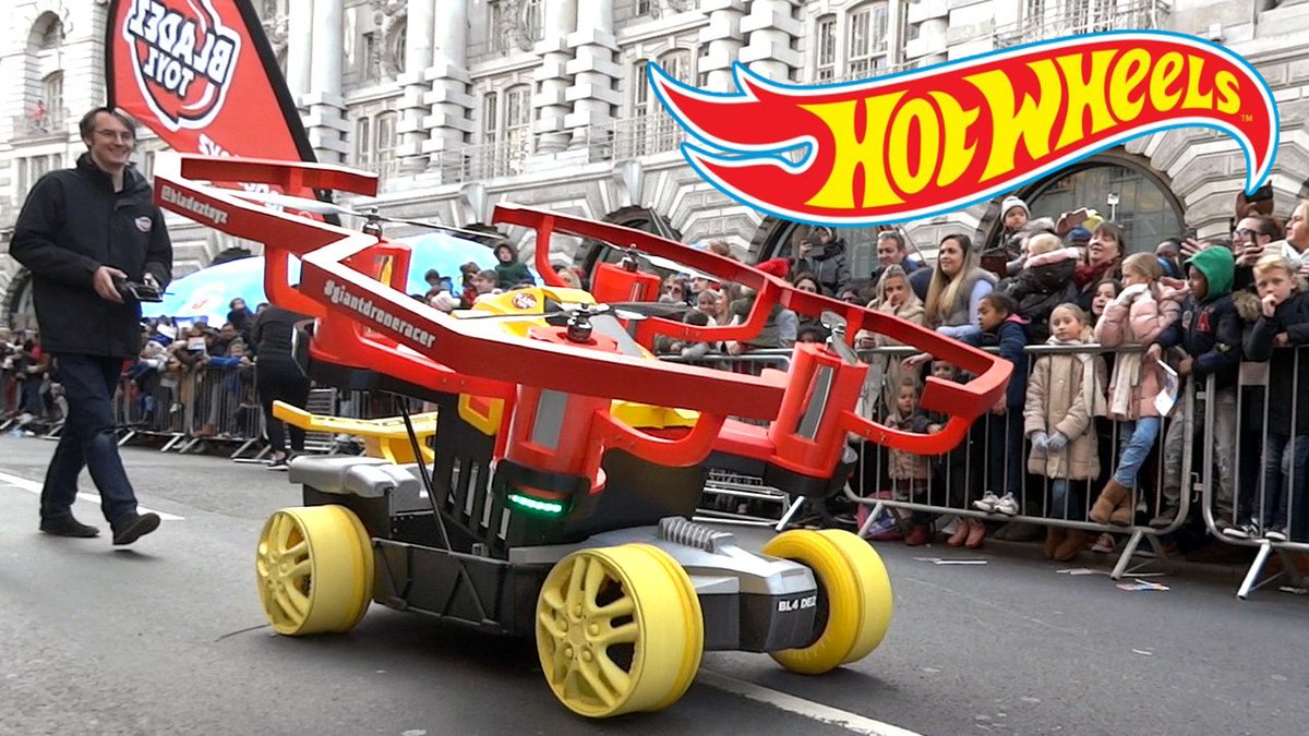 bladeztoyz's tweet photo. Watch our Giant Hot Wheels Drone Racer in action at the @HamleysToys Christmas Parade! Big thanks to @XRobotsUK for such an amazing build and series of videos! https://t.co/TOfCJiTIxi #giantdroneracer #hotwheels #droneracerz #hamleysparade https://t.co/BKyuN4uLgR