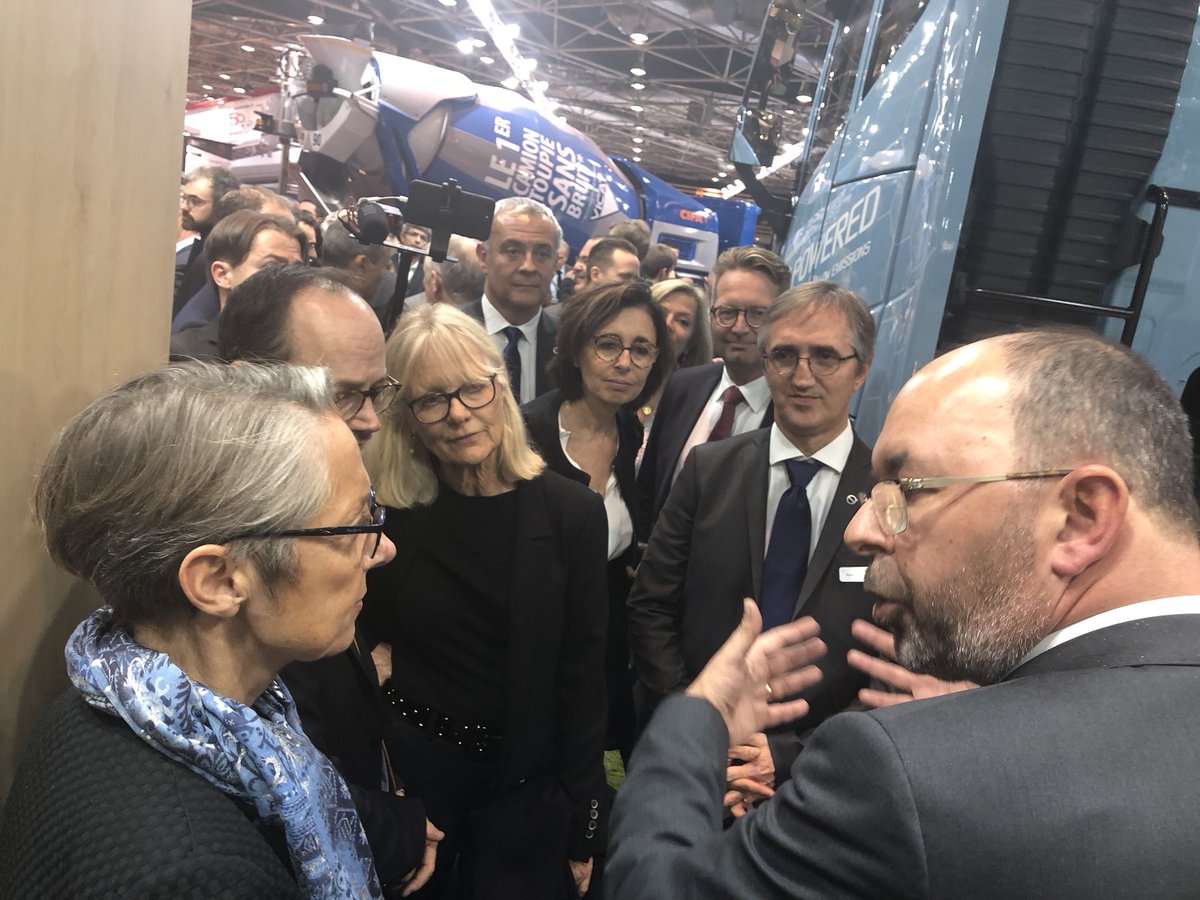 #TeamSwedenFrance - Merci <a href="/BusinessSweFR/">Business Sweden FR</a> pour bonne visite ac Mme <a href="/Elisabeth_Borne/">Élisabeth BORNE</a> et @TomasEneroth à @Solutrans <a href="/SolutionsTransp/">Solutrans</a>