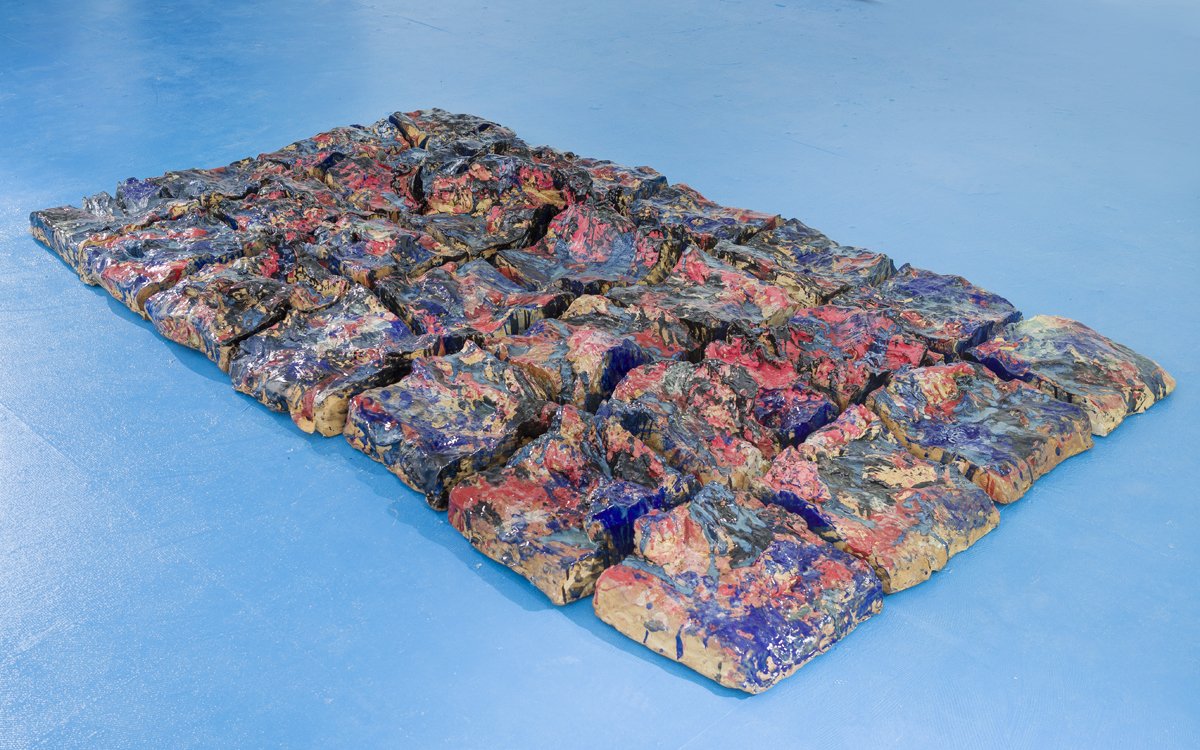 Cass_Sculpture's tweet photo. 'Stage' by Florence Peake was produced in partnership with Cass Sculpture Foundation during the CASS Projects residency with @westdeancollege. See the work in her latest exhibition 'RITE' at @StudioLeigh1 until 16th December. #CASSProjects #FlorencePeake #Rite 📷: Studio Leigh https://t.co/VWjDnFXf8Y