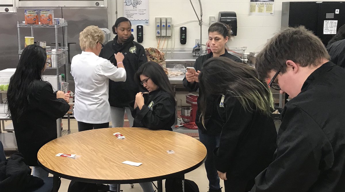 rodrig27_'s tweet photo. NFA Main Culinary Students receiving their new chef coats! @CTE_VA @newburghschools https://t.co/kjwtG9R05e