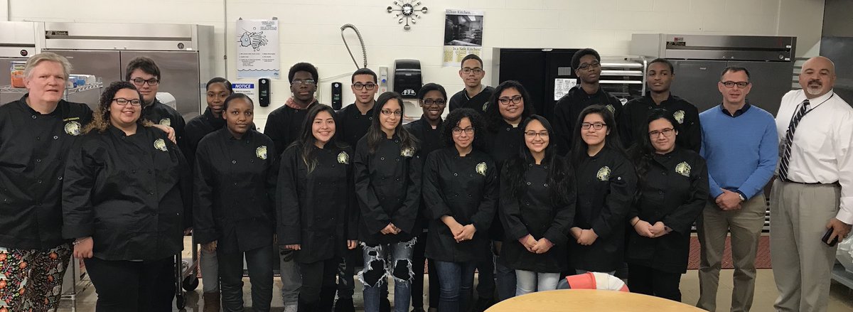 rodrig27_'s tweet photo. NFA Main Culinary Students receiving their new chef coats! @CTE_VA @newburghschools https://t.co/kjwtG9R05e