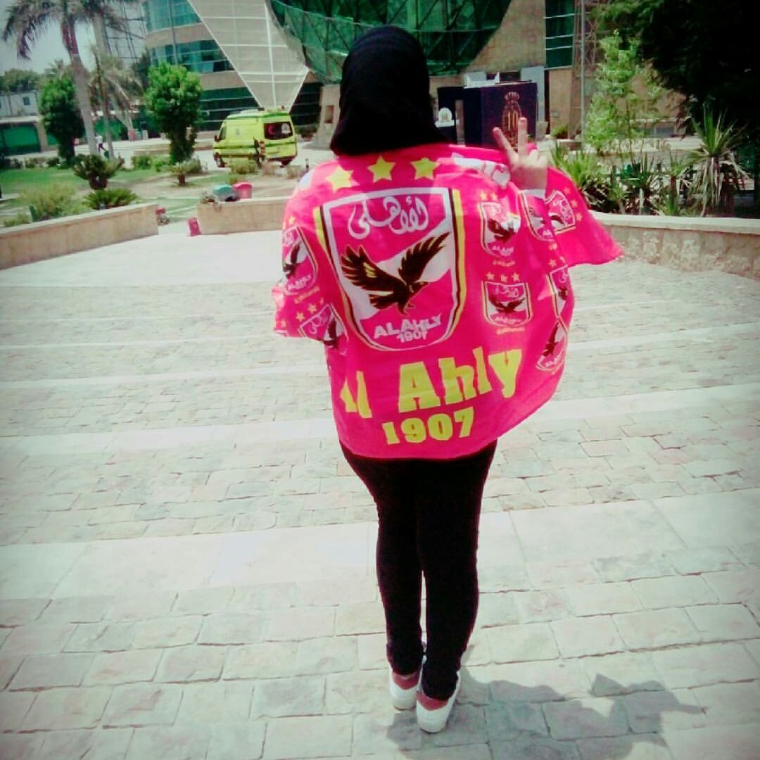 SFbBatzRhs0KsFS's tweet photo. بتحبيه
= لا حٌب إيه بس ، ده مينفعش يتحب ، ده الحب ليه مش قد المقام ده حاجه ف��ق العشق بعشقين .. ✋😍❤ https://t.co/0NyzZHVoRo