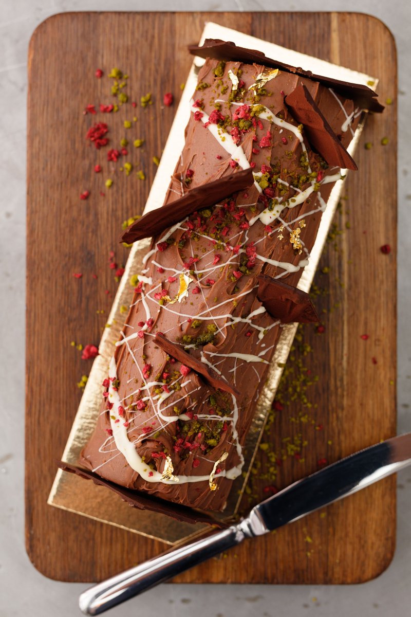 AubaineUK's tweet photo. #Competition time! We're giving you the chance to #win a delicious #Aubaine Bûche de Noël. RT &amp; follow. Winner announced 30/11/2017 at 4pm. #London https://t.co/MTGdKV8wIR